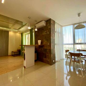 Продаж 3к квартири Дніпровський р-н  вул Юрія Поправки 4/39а Без%