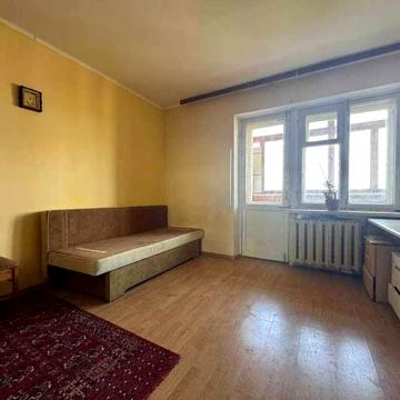 Продам ВИГІДНО 2к. квартиру 50м.кв. метро Чернігівська
