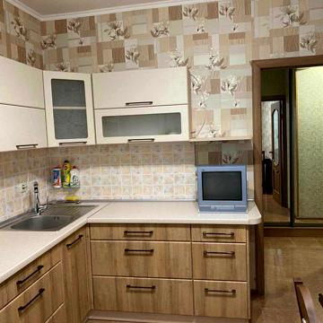 Академіка Корольова вул., 20