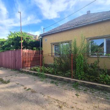 Продається чудовий сімейний будинок на околиці м Берегово