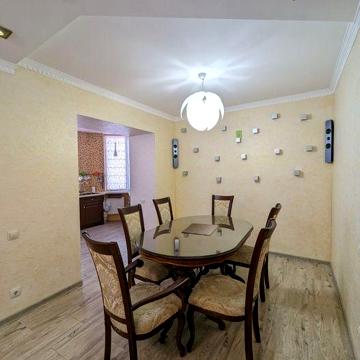 Петропавлівська 87/3, 2 поверх