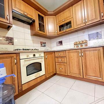 Миру вул., 50