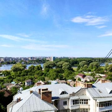 Степана Бандери вул., 7