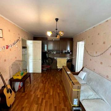 Продаж 2к квартири на пр. Богдана Хмельницького 10 .