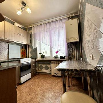 Продам двухкомнатную квартиру с автономным отоплением