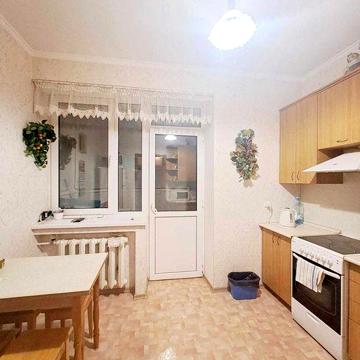 Бажана 14, затишна 1к квартира , м Осокорки 7 хв !