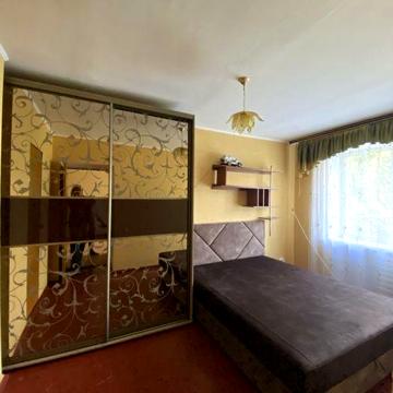 Пропонується в оренду простора 5-кімн. квартира. Лариса