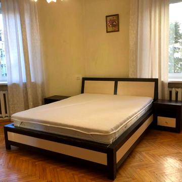 Почайнинська вул., 45/48