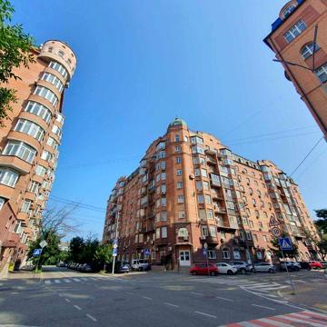 Аренда 3-квартиры в центре  Подола, улица  Введенская 29/58.