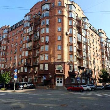 Аренда 3-квартиры в центре  Подола, улица  Введенская 29/58.