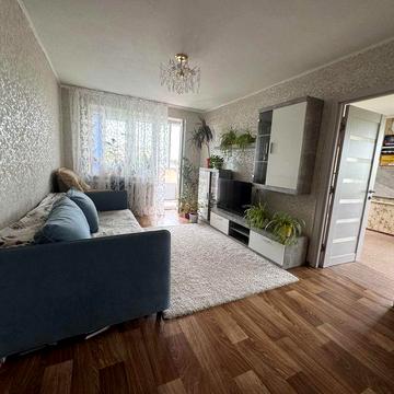 Продам простору 3-кімнатну квартиру на Алмазному
