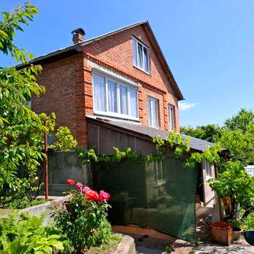 Продам цегляний будинок в Лезнево з приватизованою ділянкою. 34333