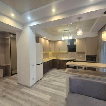 Регенераторна вул., 4