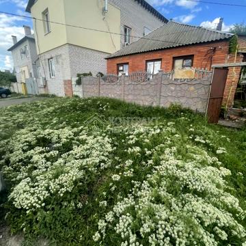 Автотракторна вул., 10
