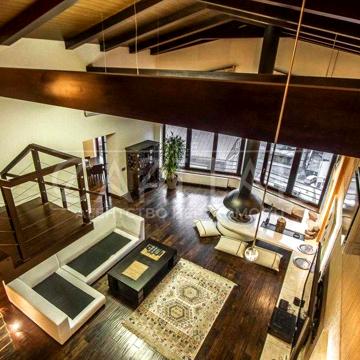 Японський пентхаус 230 м² з каміном, паркінгом і кінотеатром (Поділ)