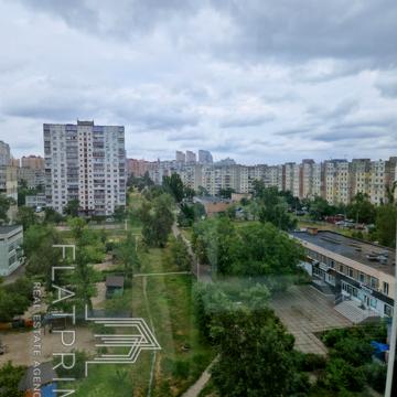 Йорданська вул. (Лайоша Гавро), 8