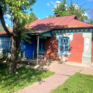 Будинок з ділянкою