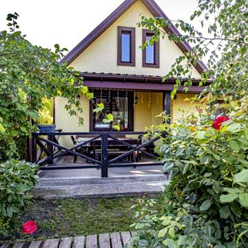Будинок з ремонтом 80 кв.м. та ділянкою 7 соток у с. Копилів