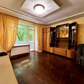 Оренда 2-кім. квартири в центрі по вул. Сахарова.
