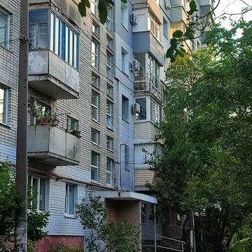 Кирила Осьмака вул., 49