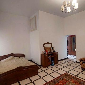 Продам 1-кімнатну квартиру. Вул.Коцюбинського.