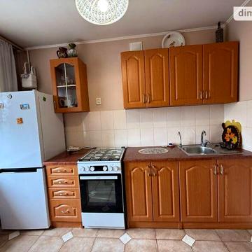 Довгострокова оренда 3к Квартира Ряшівська вулиця