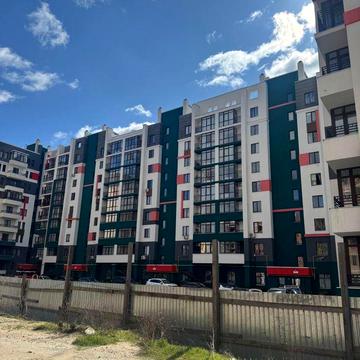 Простора 3 кімнатна квартира в продажу , біля ТЦ Авенір Плаза
