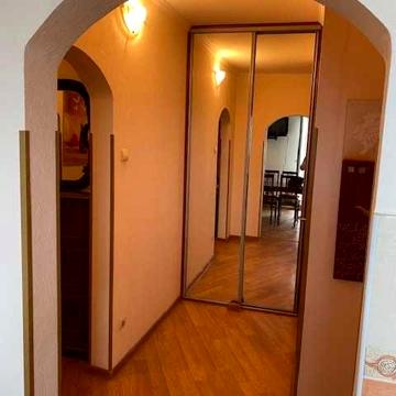 Продам 2-кім. квартиру 73м2 з ремонтом та меблями, пр.Гонгадзе 18Е
