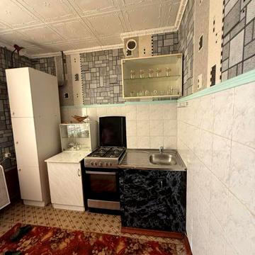 Здається 2 кімнатна квартира на Югокі .