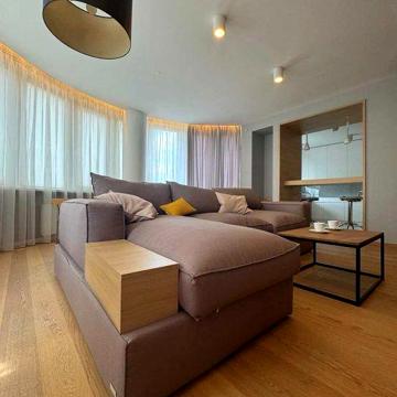 Продаж 4 кімн Полтавська 10, дизайнерський ремонт