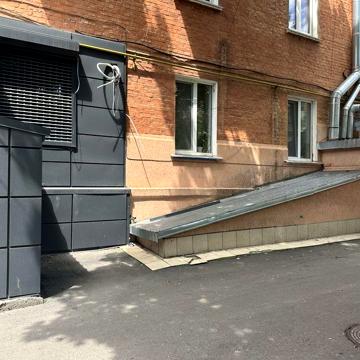 продаж квартири центр Л.Курбаса 5
