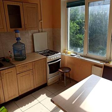Продам 1 квартиру на Радужном массиве по приятной цене