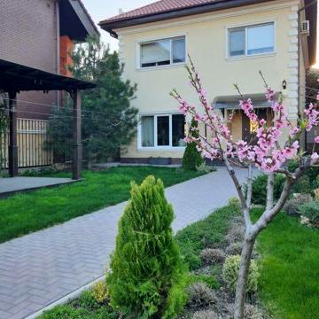 Здамо будинок у Одесі, приватне котеджне містечко Совіньйон 2