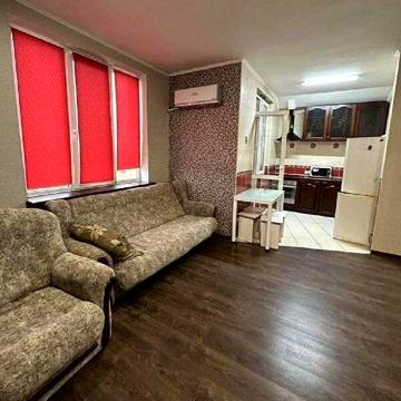 Новоолександрівська вул., 54