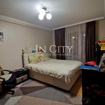 Продаж 2к квартири метро Лукянівська 300м, вул. Дегтярівська 15