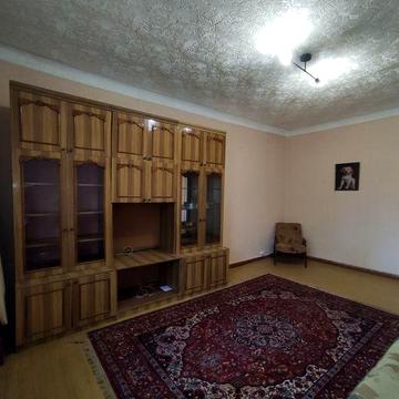 Продам 2 к. квартиру  з АО газ. на Горплощадці біля палацу Нова сцен