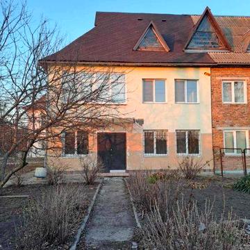 Продам будинок у Київській області.ТОРГ. ТЕРМІНОВО.