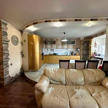 Продам 3-комн. квартиру с евроремонтом / Новый Комплекс на Сахарова ЖК Изумрудный Город