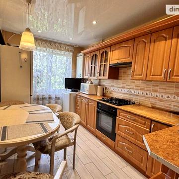 Продаж 3к Квартира Квартальна (Гладкова) вулиця