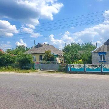 с. Маслівка, Частина будинку з окремим входом та земельна ділянка