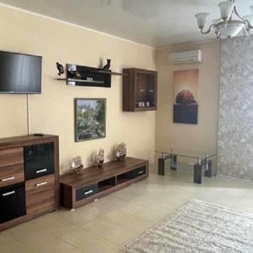 Середньофонтанська вул., 19