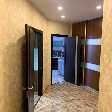 Продаж 2-х кімнатної квартири вул. Драгоманова, 40-Є, 81 кв.м.