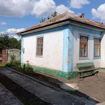 Продаю або на виплату будинок з присадибною ділянкою 10 соток та с