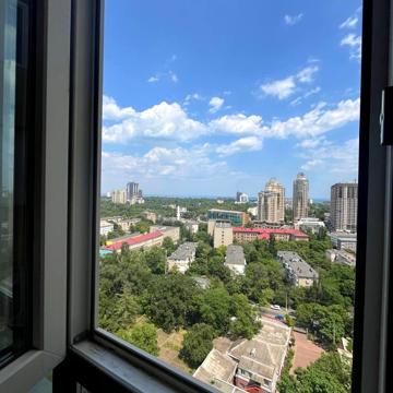 Сонячна вул., 4
