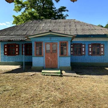 Продається  будинок з присадибною ділянкою
