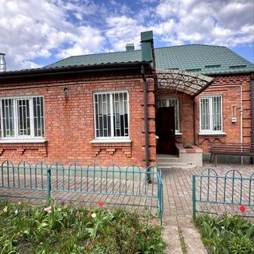 Продаж  будинку поруч з центром міста