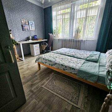 Продаю свою 2 кімнатну квартиру в центрі міста з власною ділянкою