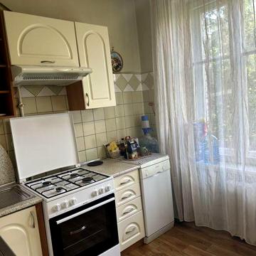 Продам 4- кімнатну квартиру у Запоріжжі