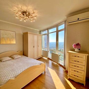Продаж  3-х. кімнат. квартири. Голосіївський. Деміївська. пр. Науки