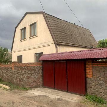 Продається просторий, комфортний будинок в м. Апостолове.